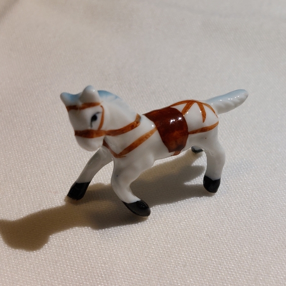 Vintage Ceramic Miniature Horse EUC - Picture 7 of 7